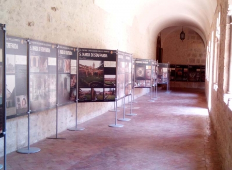  Mostra fotografica -LE PIETRE LINGUAGGIO DELLO SPIRITO - presso l'Abbazia Cistercense di Casamari.